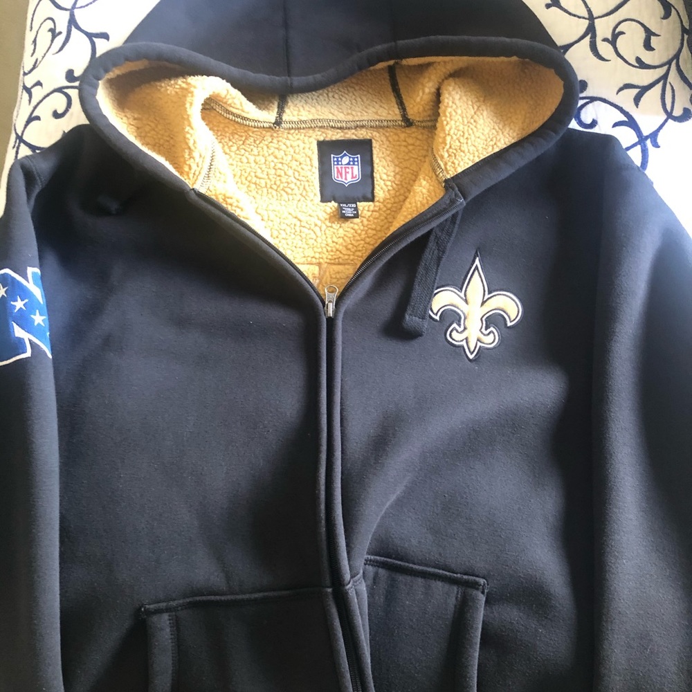 Zip up hoodie w/ SAINTS logo NFL